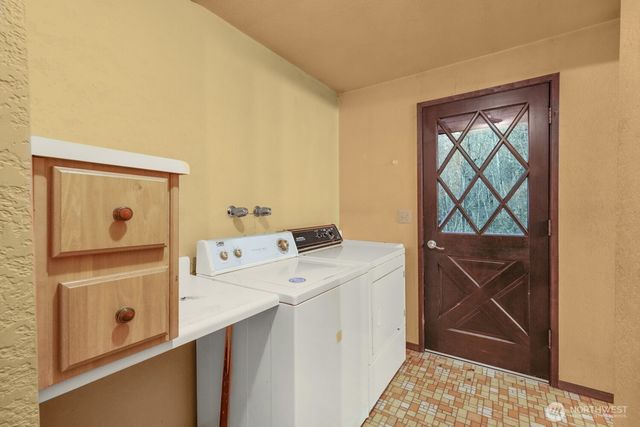 8388 N Pass Road, Sumas, WA 98295