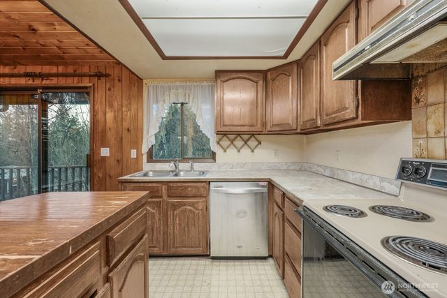 8388 N Pass Road, Sumas, WA 98295