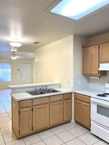 1223 W Carmen Avenue 3, Edinburg, TX 78541