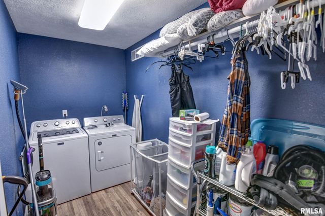 3830 LAKE Drive, Taylorville, IL 62568