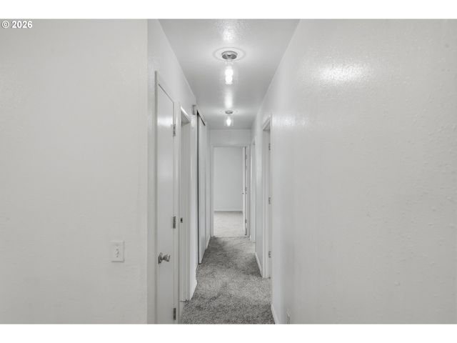 835 12TH St, Bandon, OR 97411