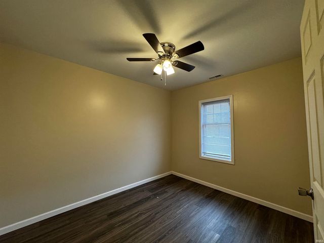 1211 & 1209 W Main Street, Mitchell, IN 47446