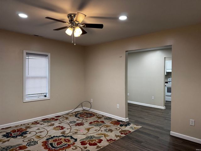 1211 & 1209 W Main Street, Mitchell, IN 47446