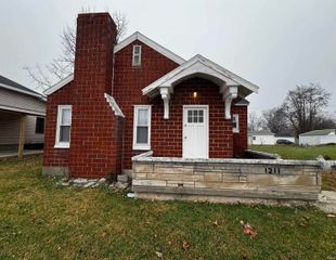 1211 & 1209 W Main Street, Mitchell, IN 47446