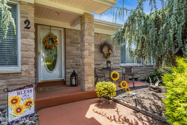 2 Apache Drive, Toms River, NJ 08753