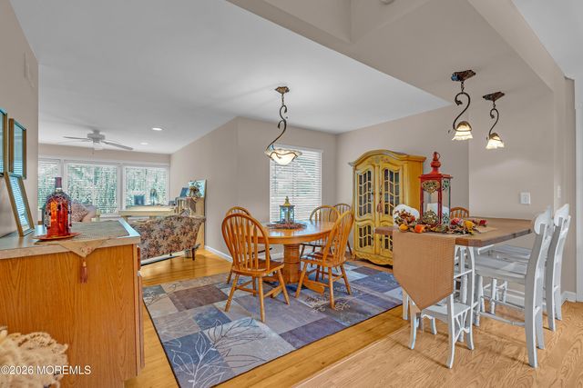 2 Apache Drive, Toms River, NJ 08753