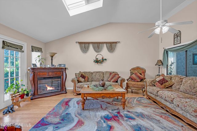 2 Apache Drive, Toms River, NJ 08753