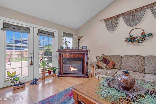 2 Apache Drive, Toms River, NJ 08753