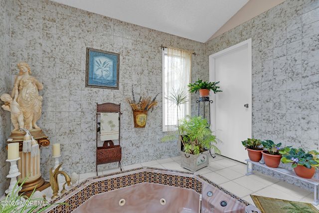 2 Apache Drive, Toms River, NJ 08753