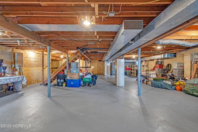 2 Apache Drive, Toms River, NJ 08753