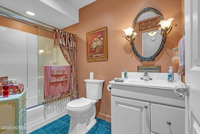 2 Apache Drive, Toms River, NJ 08753