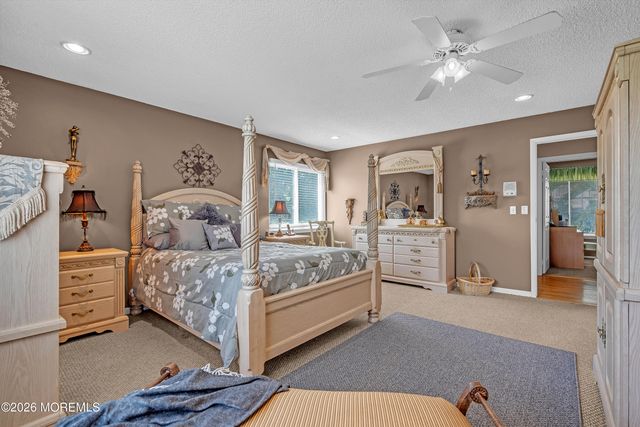 2 Apache Drive, Toms River, NJ 08753