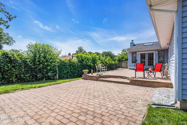 2 Apache Drive, Toms River, NJ 08753