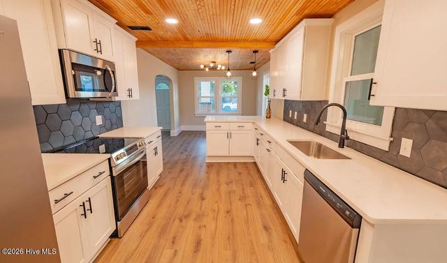 1109 S 9th Street, Wilmington, NC 28401