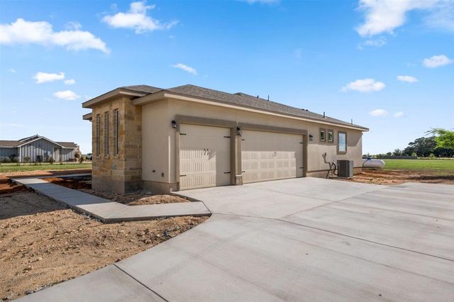 123 Lila LN, Bertram, TX 78605