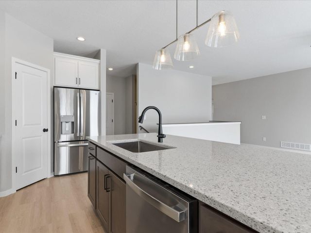 125 Sunbird Court, Waterloo, IA 50701