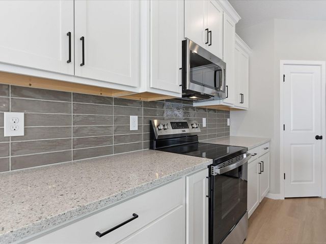 125 Sunbird Court, Waterloo, IA 50701