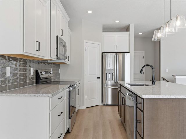 125 Sunbird Court, Waterloo, IA 50701