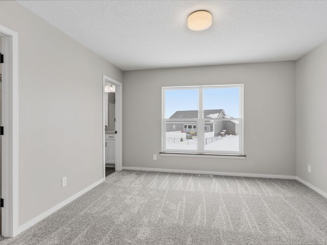 125 Sunbird Court, Waterloo, IA 50701