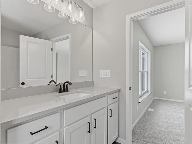 125 Sunbird Court, Waterloo, IA 50701