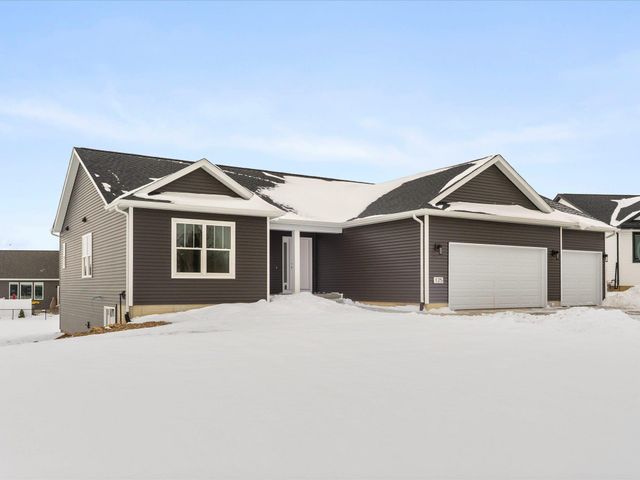 125 Sunbird Court, Waterloo, IA 50701