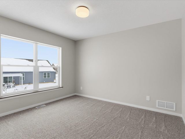 125 Sunbird Court, Waterloo, IA 50701