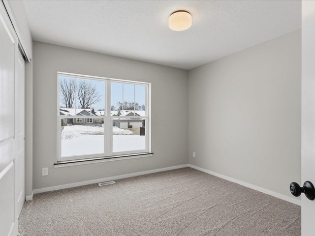 125 Sunbird Court, Waterloo, IA 50701