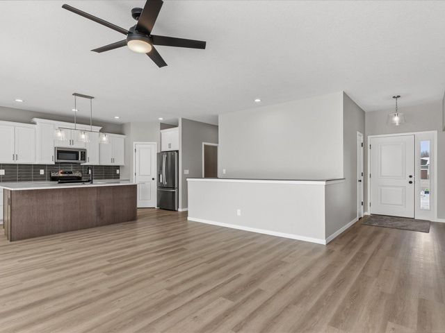 125 Sunbird Court, Waterloo, IA 50701