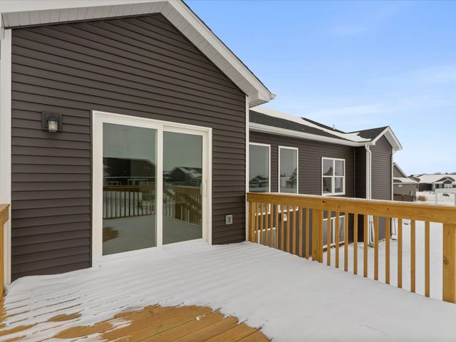 125 Sunbird Court, Waterloo, IA 50701