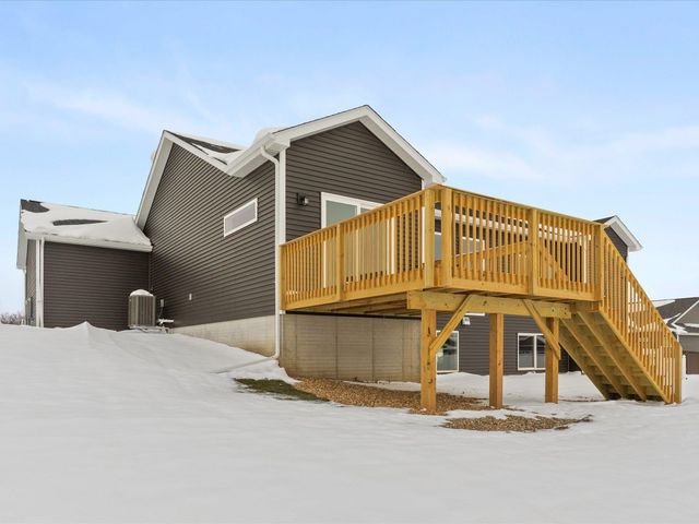 125 Sunbird Court, Waterloo, IA 50701