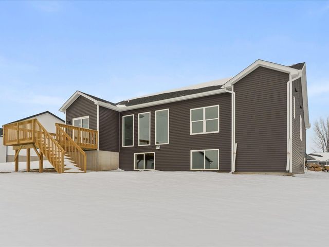 125 Sunbird Court, Waterloo, IA 50701