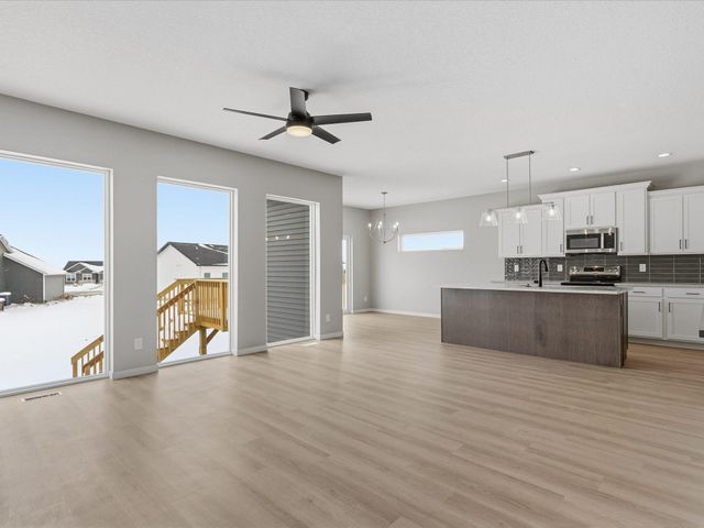 125 Sunbird Court, Waterloo, IA 50701