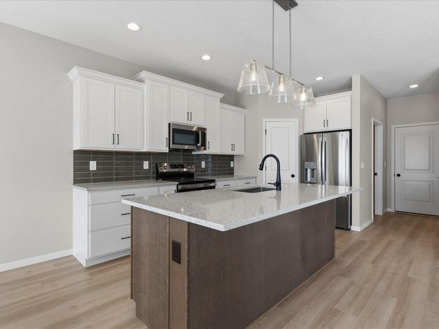 125 Sunbird Court, Waterloo, IA 50701