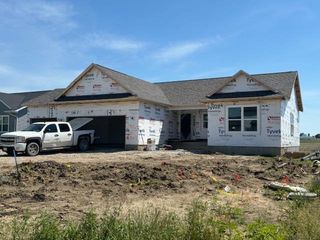 125 Sunbird Court, Waterloo, IA 50701