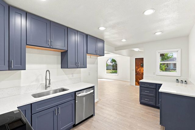 1103 E Broad Ave, Spokane, WA 99207