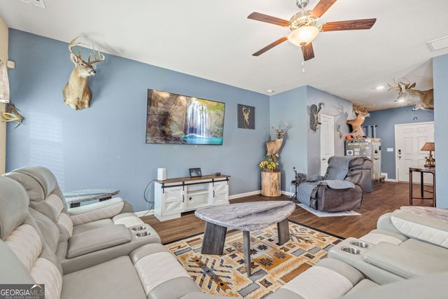 306 Seasons Valley, Pendergrass, GA 30567