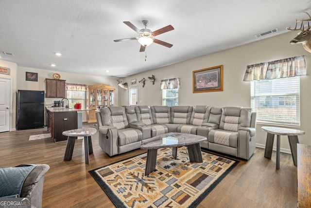 306 Seasons Valley, Pendergrass, GA 30567