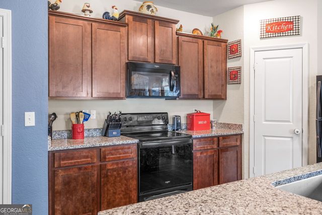 306 Seasons Valley, Pendergrass, GA 30567