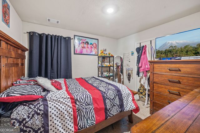 306 Seasons Valley, Pendergrass, GA 30567