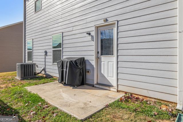 306 Seasons Valley, Pendergrass, GA 30567