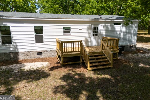 2853 Lake Lannell Road, Odum, GA 31555