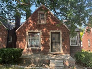 15613 Seymour Street, Detroit, MI 48205