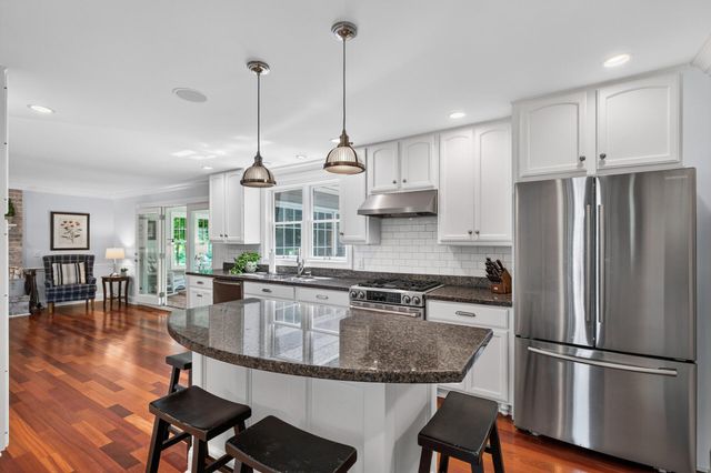 6991 Sand Ridge Road, Eden Prairie, MN 55346