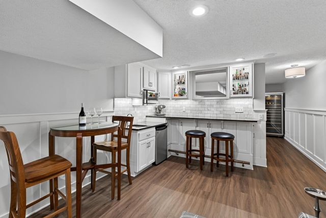 6991 Sand Ridge Road, Eden Prairie, MN 55346