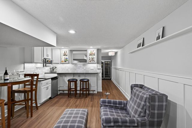 6991 Sand Ridge Road, Eden Prairie, MN 55346