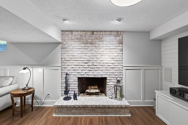 6991 Sand Ridge Road, Eden Prairie, MN 55346