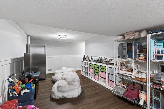 6991 Sand Ridge Road, Eden Prairie, MN 55346