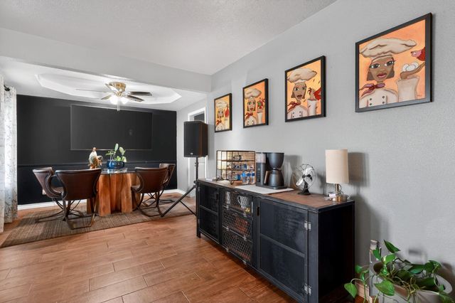 2615 Avenue B, Dickinson, TX 77539