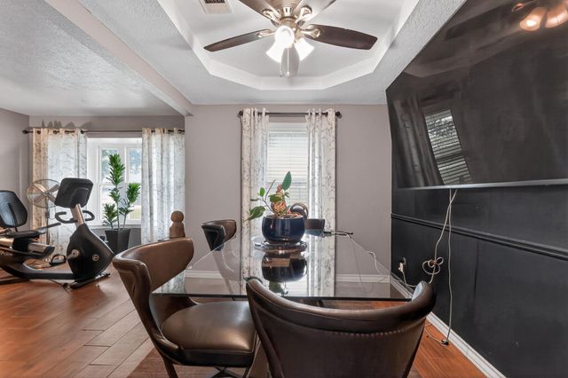 2615 Avenue B, Dickinson, TX 77539