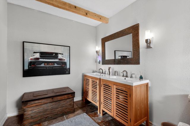 2615 Avenue B, Dickinson, TX 77539